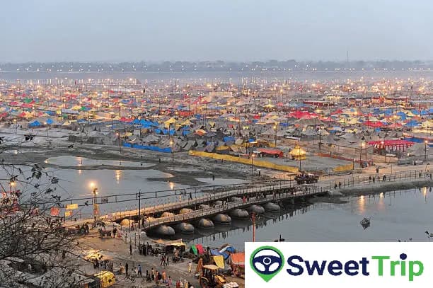 A river called “Sangam” is shown in the background with the Peepa bridge.